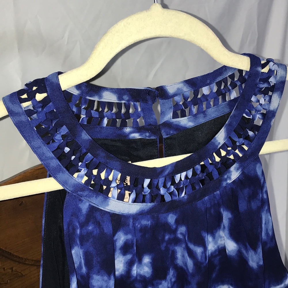 Classic Braid Anne Klein Shades of Blue Printed Dress, Fully Lined - Picture 3 of 6